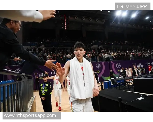 媒体人质疑球迷对杨瀚森的苛责为何不反思自己在外卖行业的表现